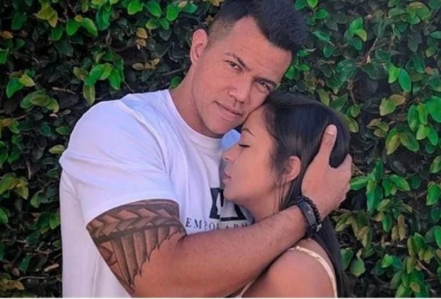 Personal que espancou morador de rua publica foto com esposa e comemora alta médica