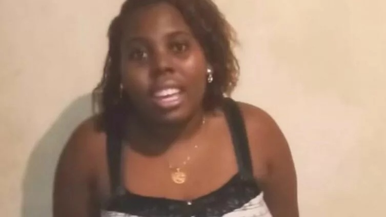 Cantora que virou meme na web é encontrada morta a tiros