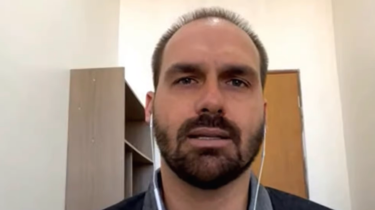 Eduardo Bolsonaro xinga irmãos Weintraub de “filhos da p…”