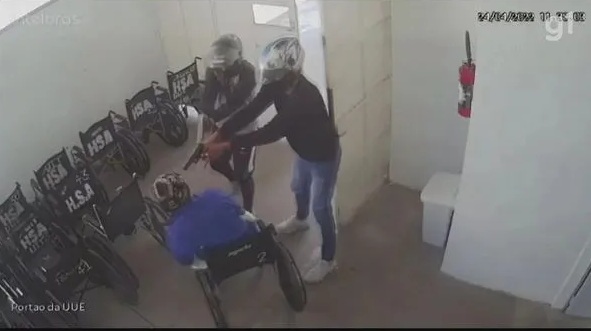 VÍDEO: Dupla invade hospital e executa paciente na frente da equipe médica