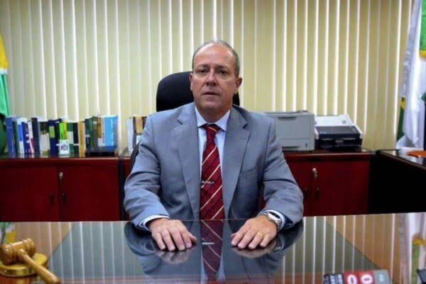 Juiz suspende ação contra 16 réus por desvios em fundos de pensão
