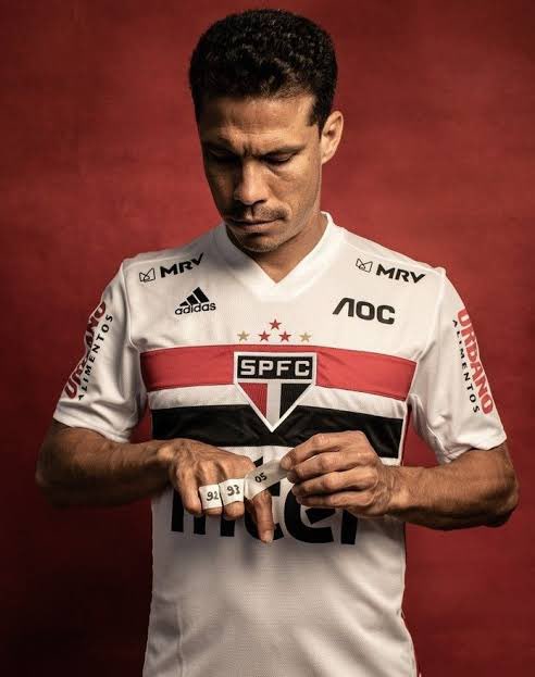Ídolo do São Paulo anuncia aposentadoria como jogador