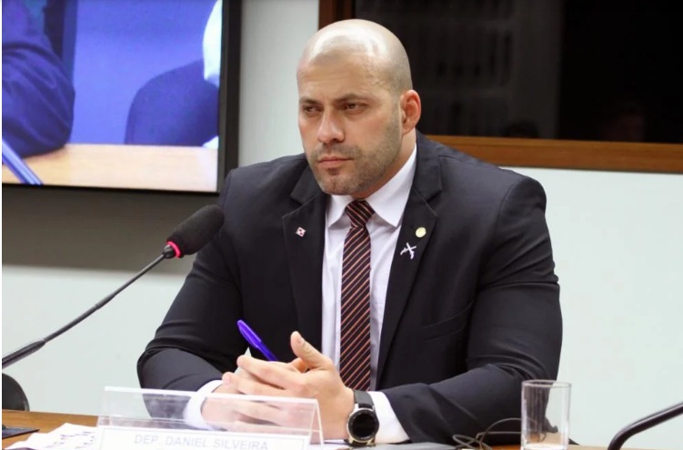 Defesa de Daniel Silveira pede que STF anule tornozeleira e multa de R$ 405 mil