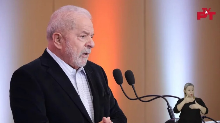 Lula critica trabalho sob demanda de aplicativos