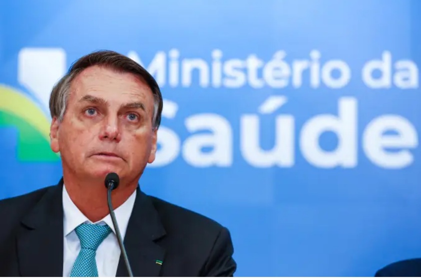 Bolsonaro revoga decreto que cria comitê de enfrentamento à Covid