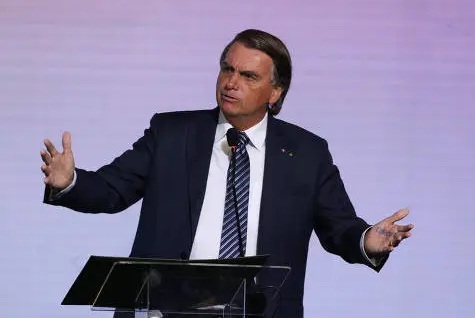 VÍDEO: Bolsonaro diz que é um 'milagre estar em meio a tantas raposas com sede depois do desmame'