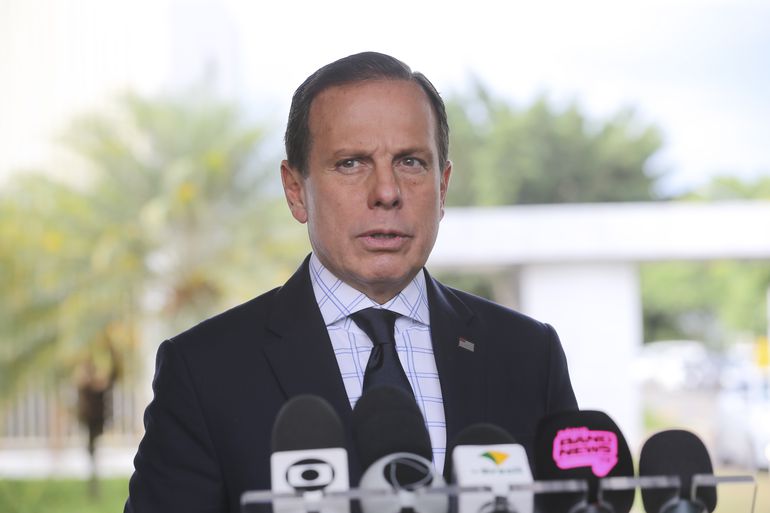 João Doria anuncia retirada de pré-candidatura a Presidência