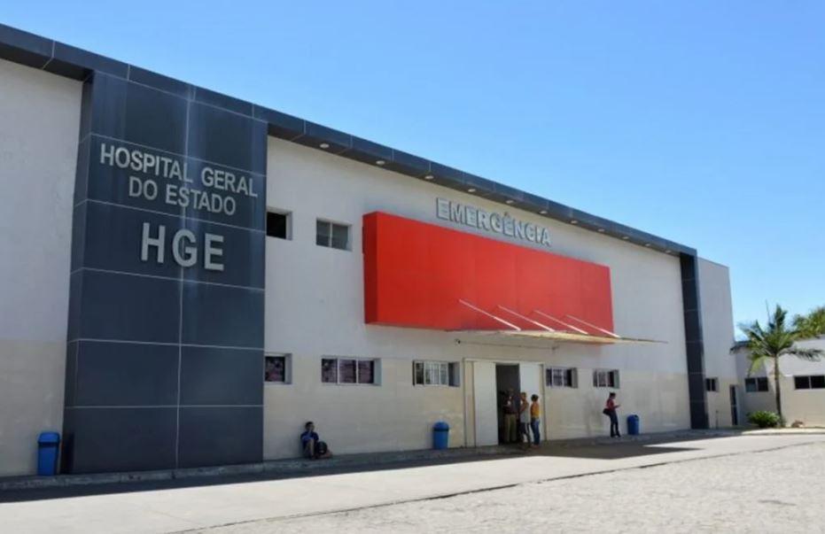 Mulher é presa e confessa que jogou enteado do 4º andar de prédio em Maceió