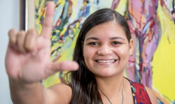 Atriz pornô obtém liminar que obriga PT a aceitar sua filiação