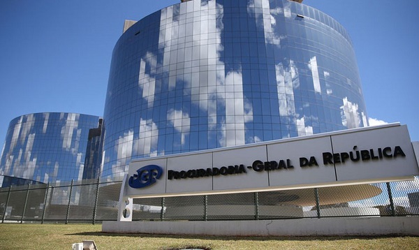 PGR defende legalidade do perdão da pena de Daniel Silveira
