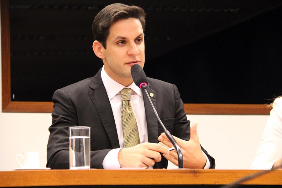 Rafael Motta mantém candidatura ao Senado e rebate declarações de Fátima