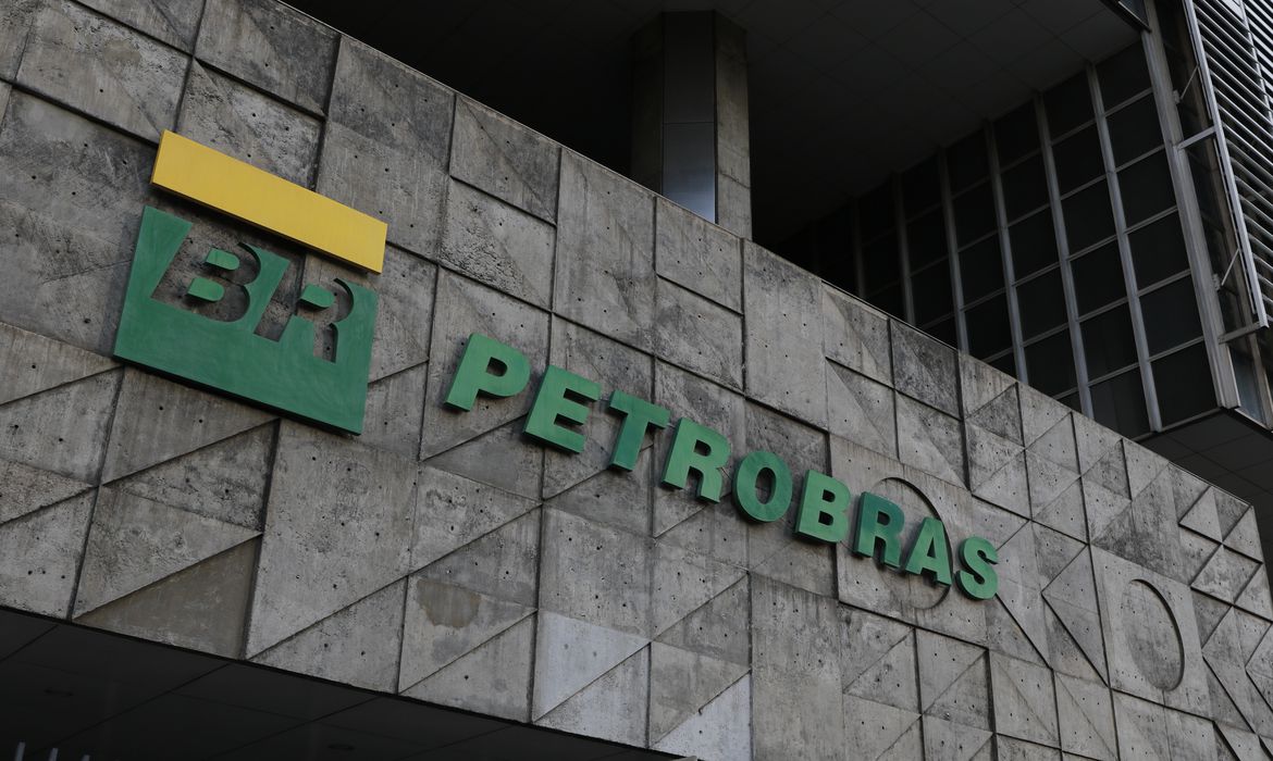 Bolsonaro: “Com CPI, Petrobras vai perder mais R$ 30 bilhões”