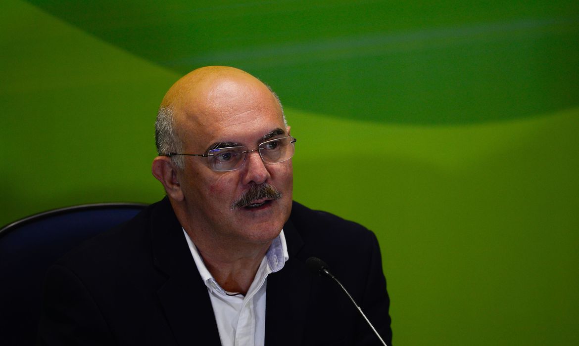 Contra prisão de Ribeiro, MPF afirma que ex-ministro apoiou crimes no MEC