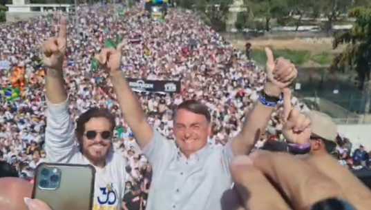 VÍDEO: Marcha para Jesus reúne multidão em SP com a presença de Bolsonaro; ASSISTA
