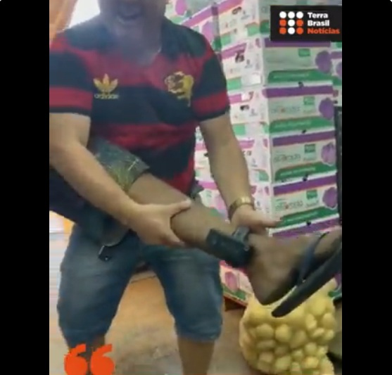 Vídeo de homem que usa tornozeleira eletrônica e declara voto no PT viraliza: “Olha os eleitores de Lula”; ASSISTA