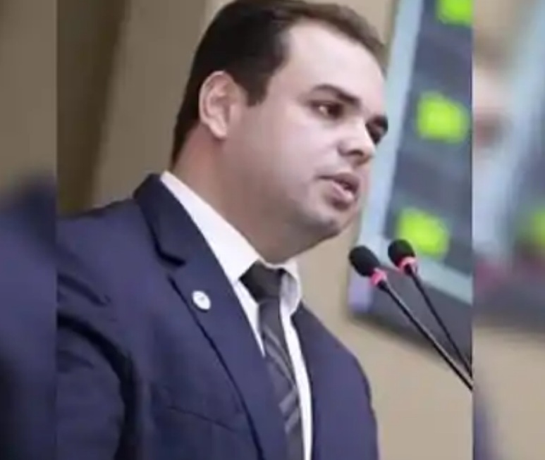 Candidato a deputado é agredido com soco no rosto por prefeito