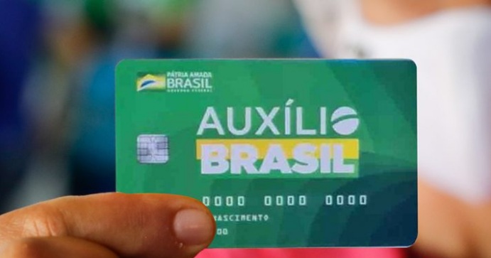 Governo federal inclui mais 450 mil famílias no Auxílio Brasil