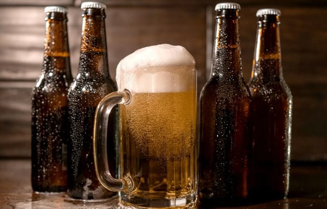 Demência: duas cervejas por dia reduzem risco da doença, revela novo estudo