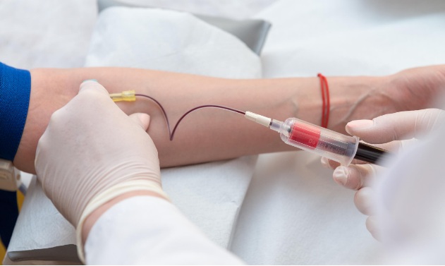 Novo exame de sangue pode detectar 50 tipos de câncer em estágio inicial