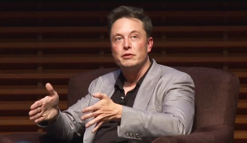 Quem é o bilionário que tirou Elon Musk do posto de homem mais rico do mundo; veja a lista dos...