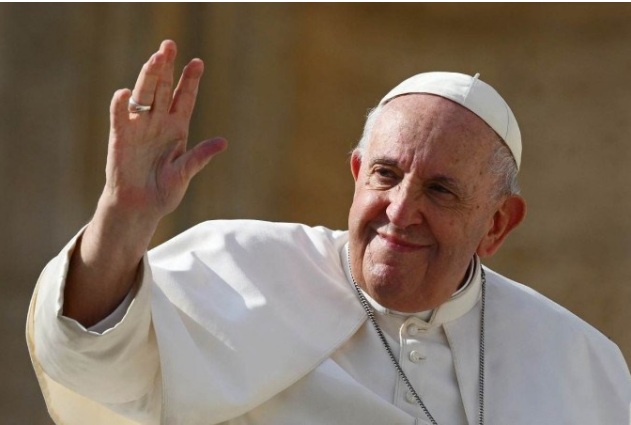 Papa revela que assinou carta de renúncia para o caso de problemas de saúde