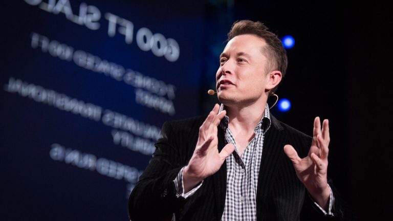 Elon Musk abre enquete e questiona se deve deixar chefia do Twitter