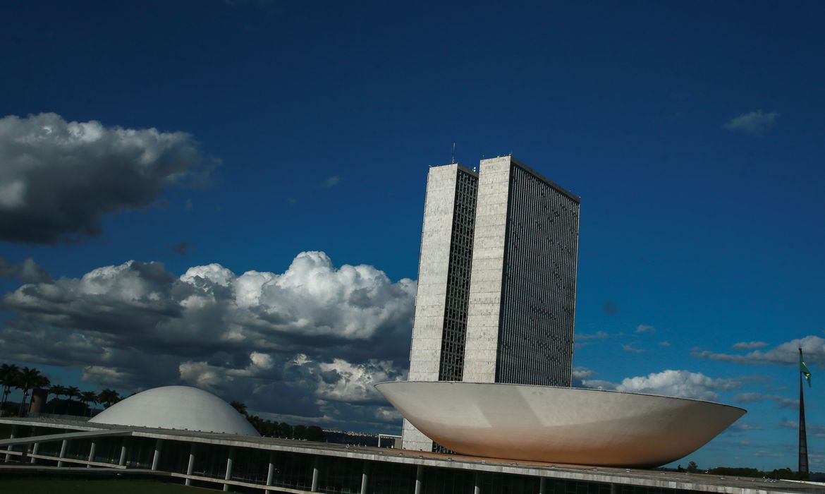 Congresso promulga PEC da Transição; veja como votou cada senador