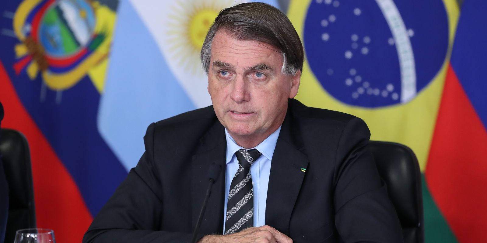 Bolsonaro vai a posto médico no Palácio do Planalto