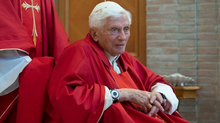 Motivo da renúncia do Papa Bento XVI é revelado; veja qual foi