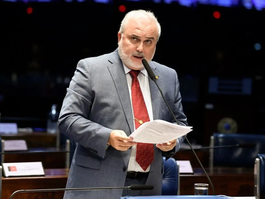 Presidente da Petrobras diz que estatal 'fica' no RN e suspende transferência de trabalhadores