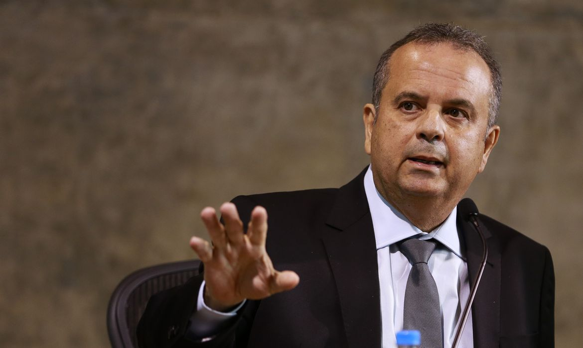 VÍDEO: Rogério Marinho corrige fake news de Randolfe ao vivo na CNN