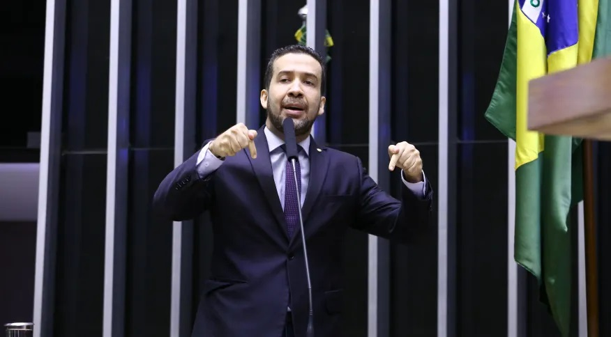 Janones já chamou Gilmar de canalha e sugeriu que ministro decidiu a favor de amigo