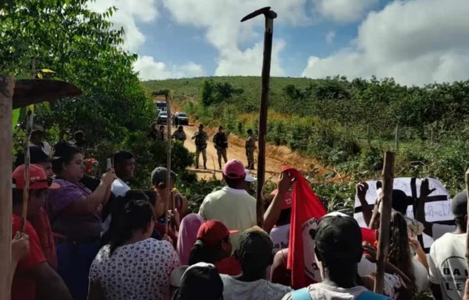 MST invade três fazendas na Bahia