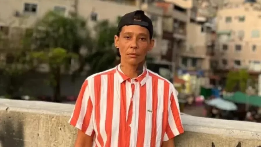 Entregadora agredida por ex-atleta no Rio acaba presa por mandado de 2017