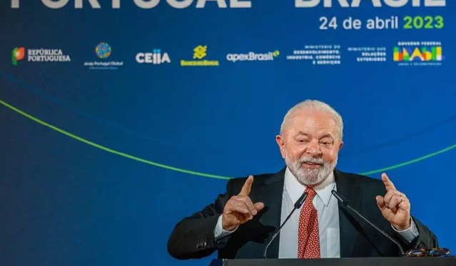 Gastos com cartões passam de R$12 milhões sob Lula