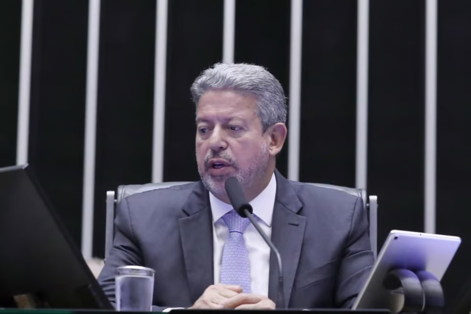 Arthur Lira sinaliza que pode adiar votação do PL das Fake News