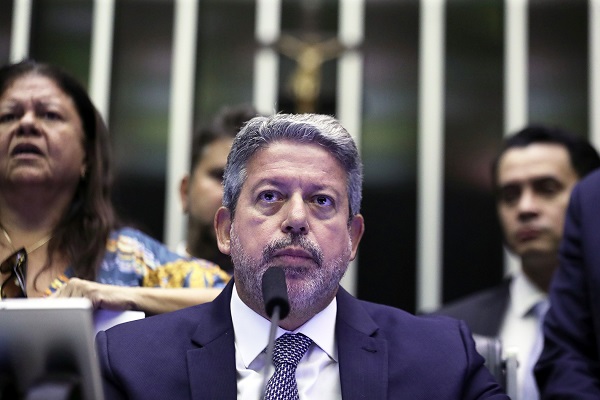 Lira: reforma tributária será pautada antes do recesso, mesmo sob risco de não ser aprovada