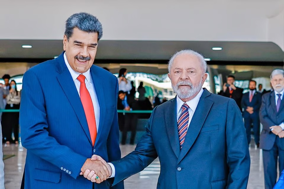 Lula defende ditador Maduro e diz que embargos à Venezuela são "extremamente exagerados"