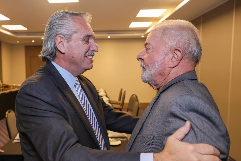 Fernández vem pedir socorro a Lula pela 5ª vez em 6 meses