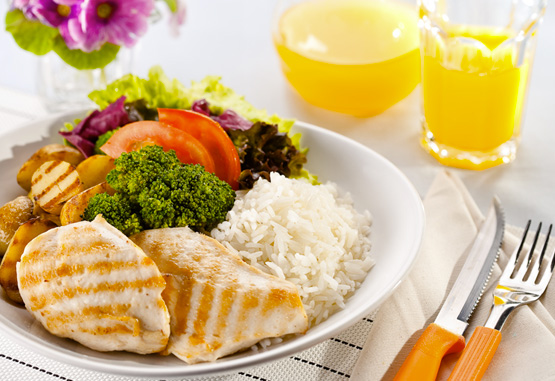 3 problemas que você pode ter ao pular refeições e como isso afeta a dieta
