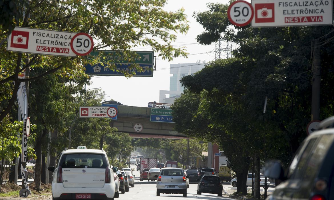 Projeto aprovado na Câmara obriga divulgação dos locais com radares de fiscalização em Natal