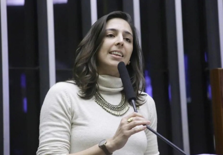 Natália Bonavides comemora inelegibilidade de Bolsonaro e pede punição também a militares: “É só o começo”