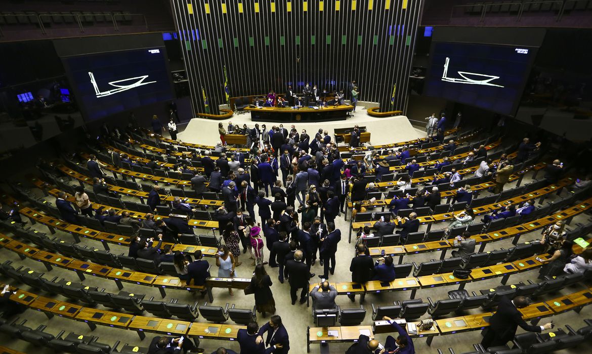 Centrão faz pedido para entrar na base de Lula: dois ministérios, quatro estatais e R$ 10 bilhões em emendas