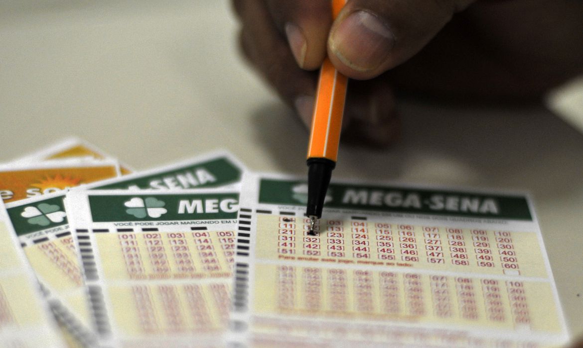 Mega-Sena acumula e prêmio sobe para R$ 35 milhões; veja dezenas sorteadas