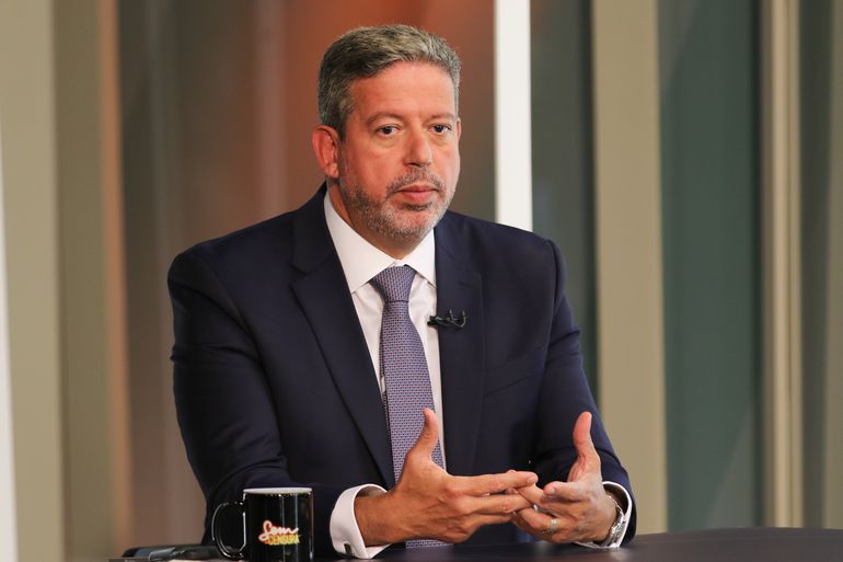 VÍDEO: Lira curte cruzeiro com Safadão após decisão de Gilmar