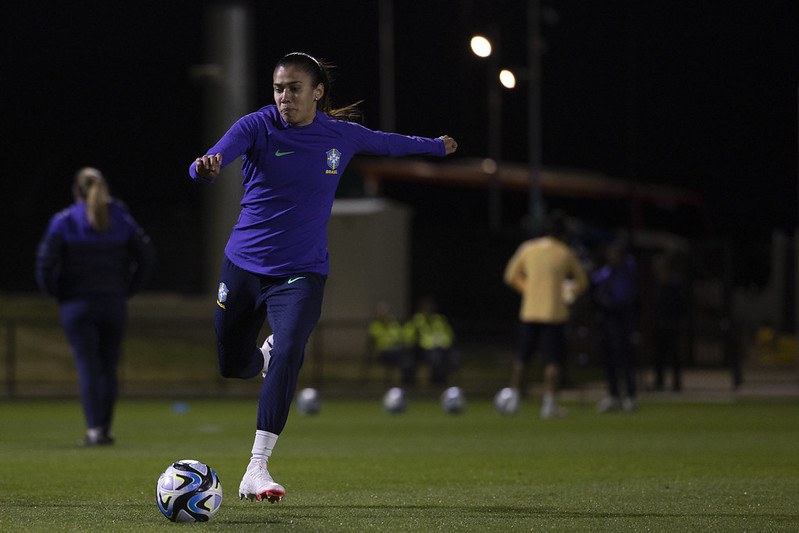 Primeira convocação de Arthur Elias na seleção brasileira feminina tem  retorno de Cristiane