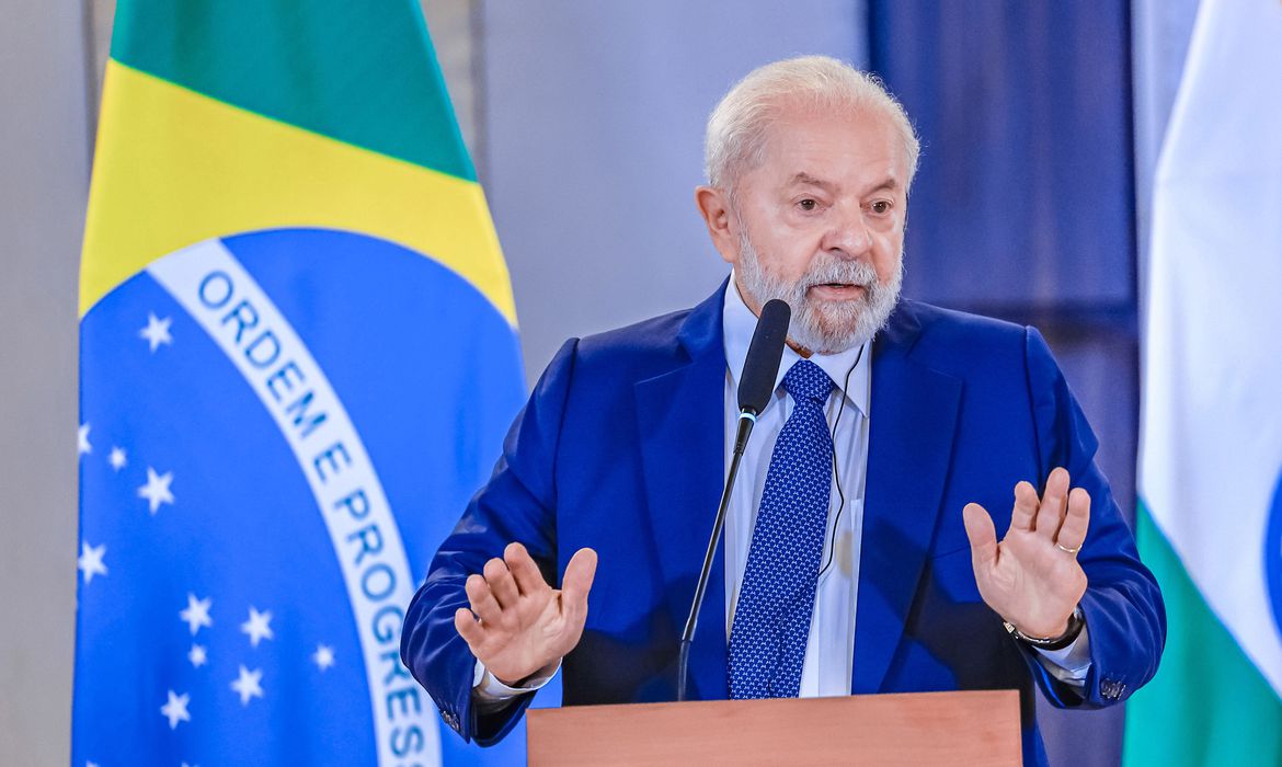 [VÍDEO] Lula é hostilizado por brasileiros em NY: “ladrão” e “comunista”