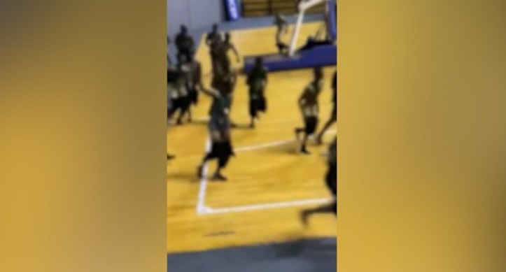 Unisa expulsa alunos de medicina identificados nus em jogo em SP