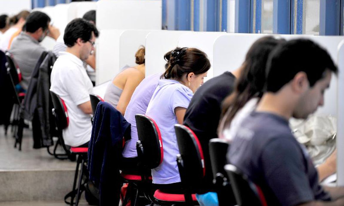 Itaipu, Unicamp e mais: concursos públicos têm 28 mil vagas; confira lista