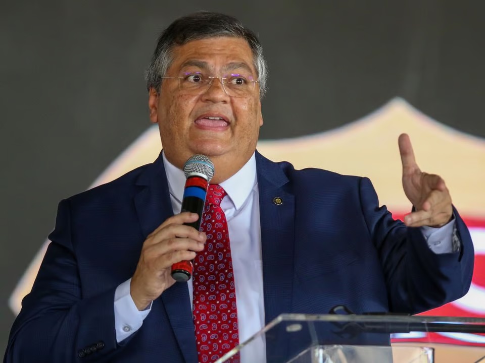 Petição contra a indicação de Dino ao STF já tem mais de 100 mil assinaturas